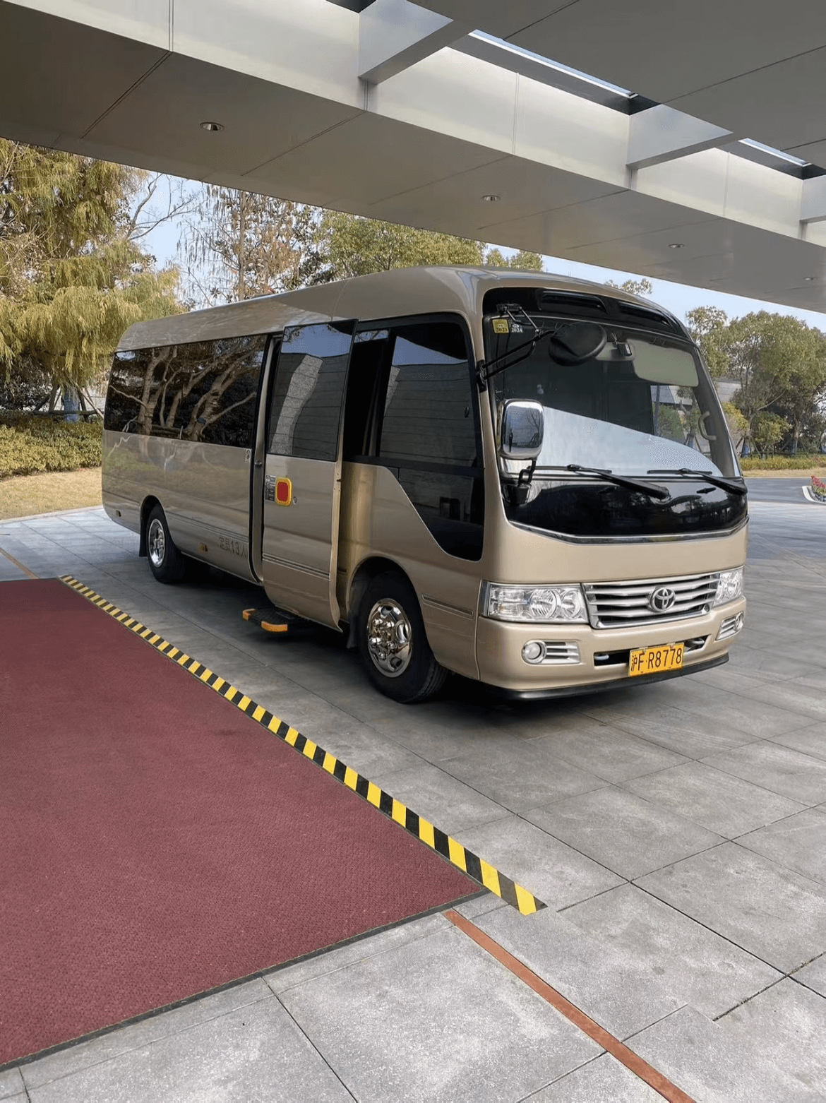 🚐 Group & Family Transport